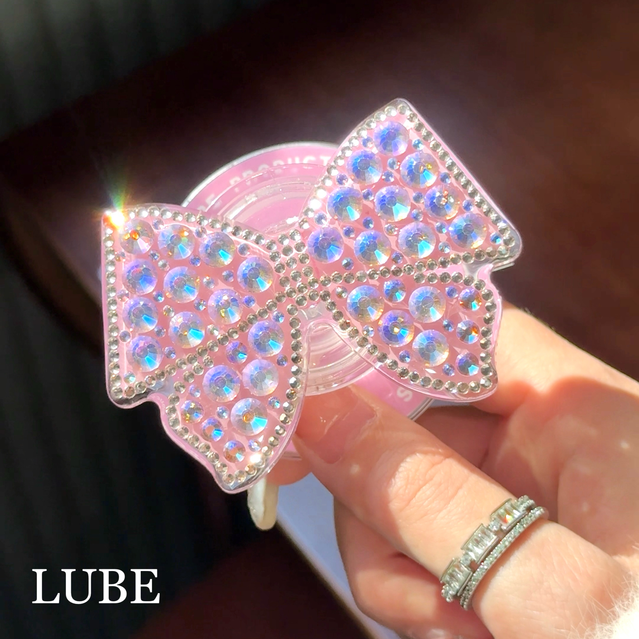 【粉萤蝴蝶结】歪歪高定手工钻磁吸支架适用于安卓苹果手机壳