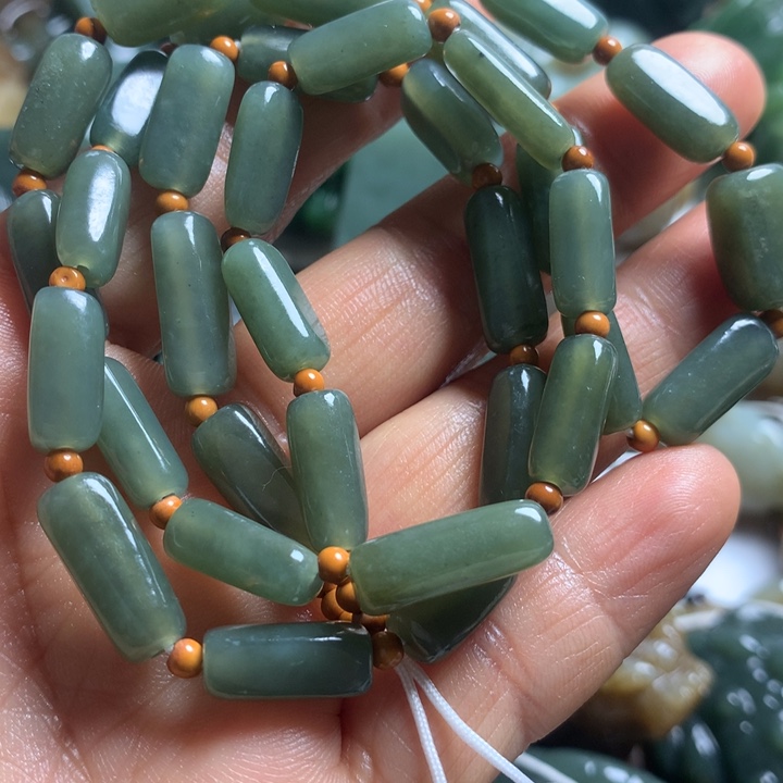 渴***望和田玉未镶嵌颈饰