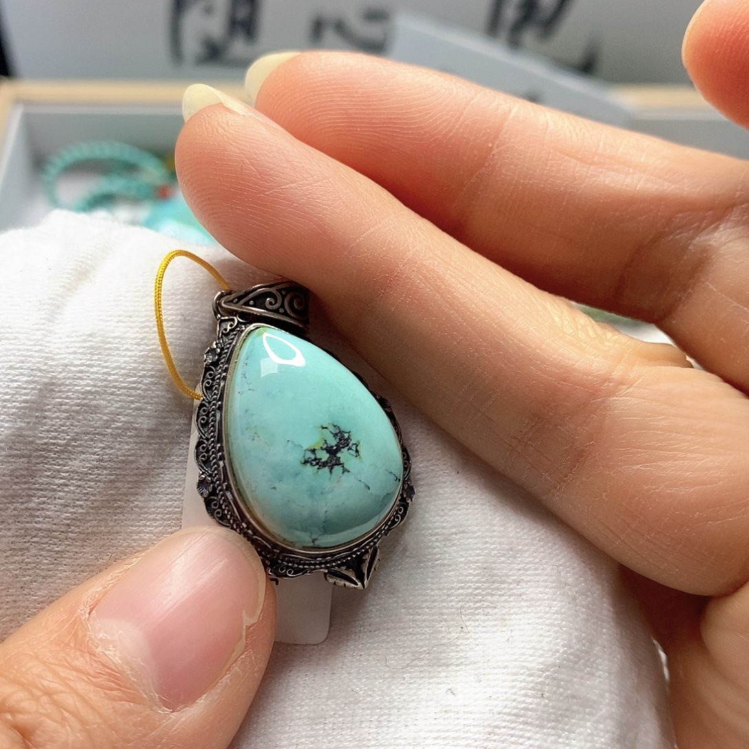 绿松石未镶嵌珠宝奇石