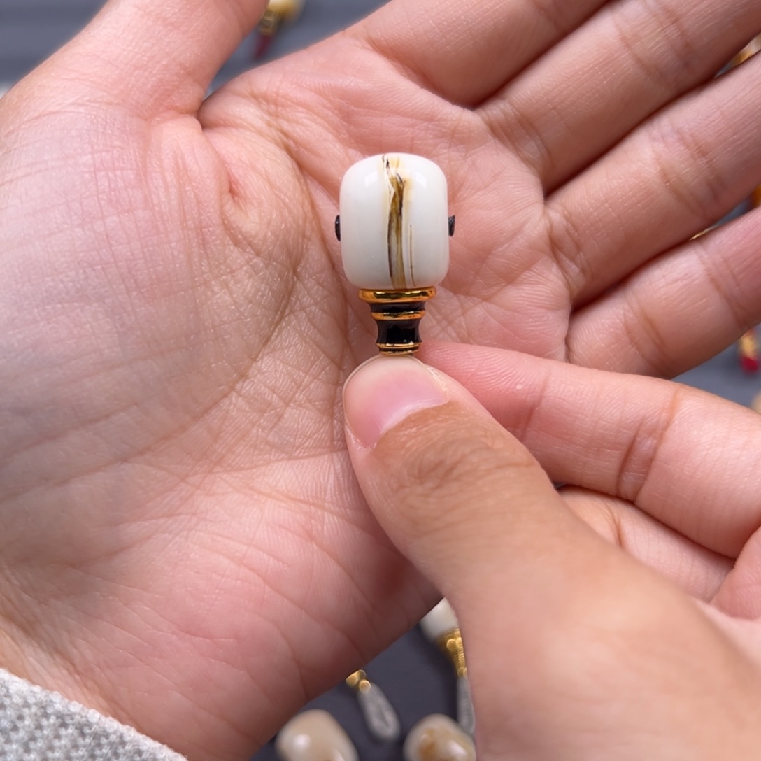 琥珀未镶嵌裸石13mm