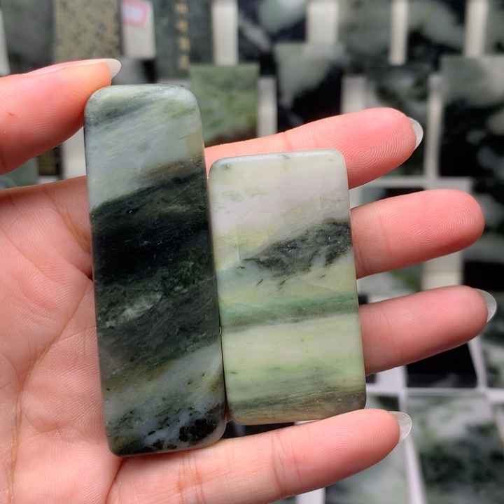 独山玉颈饰未镶嵌