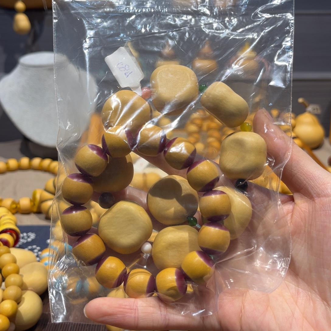 红***泡手持加手串加蝴蝶结