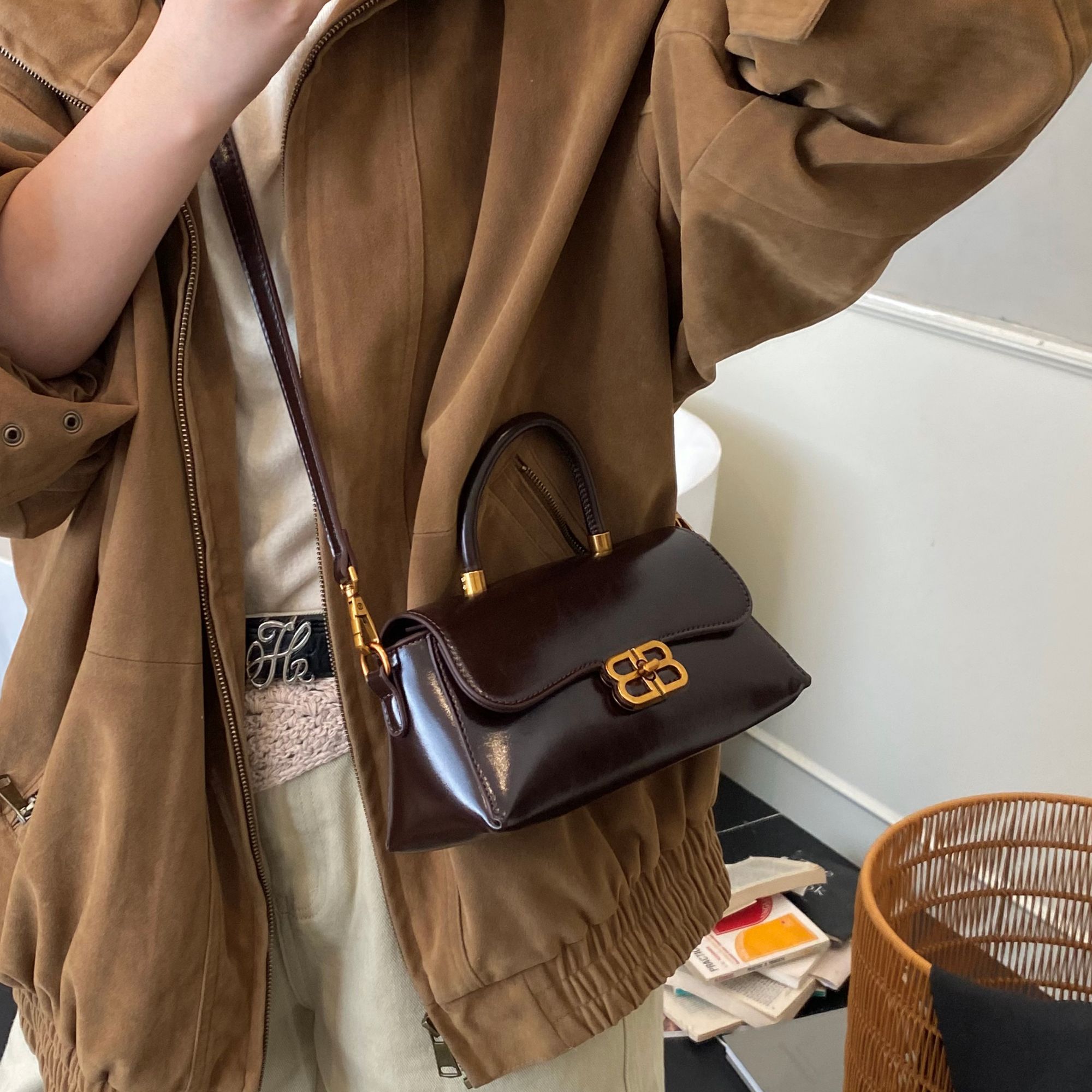 复古手提小方包女新款时尚2025百搭单肩斜挎包高级感锁扣通勤包