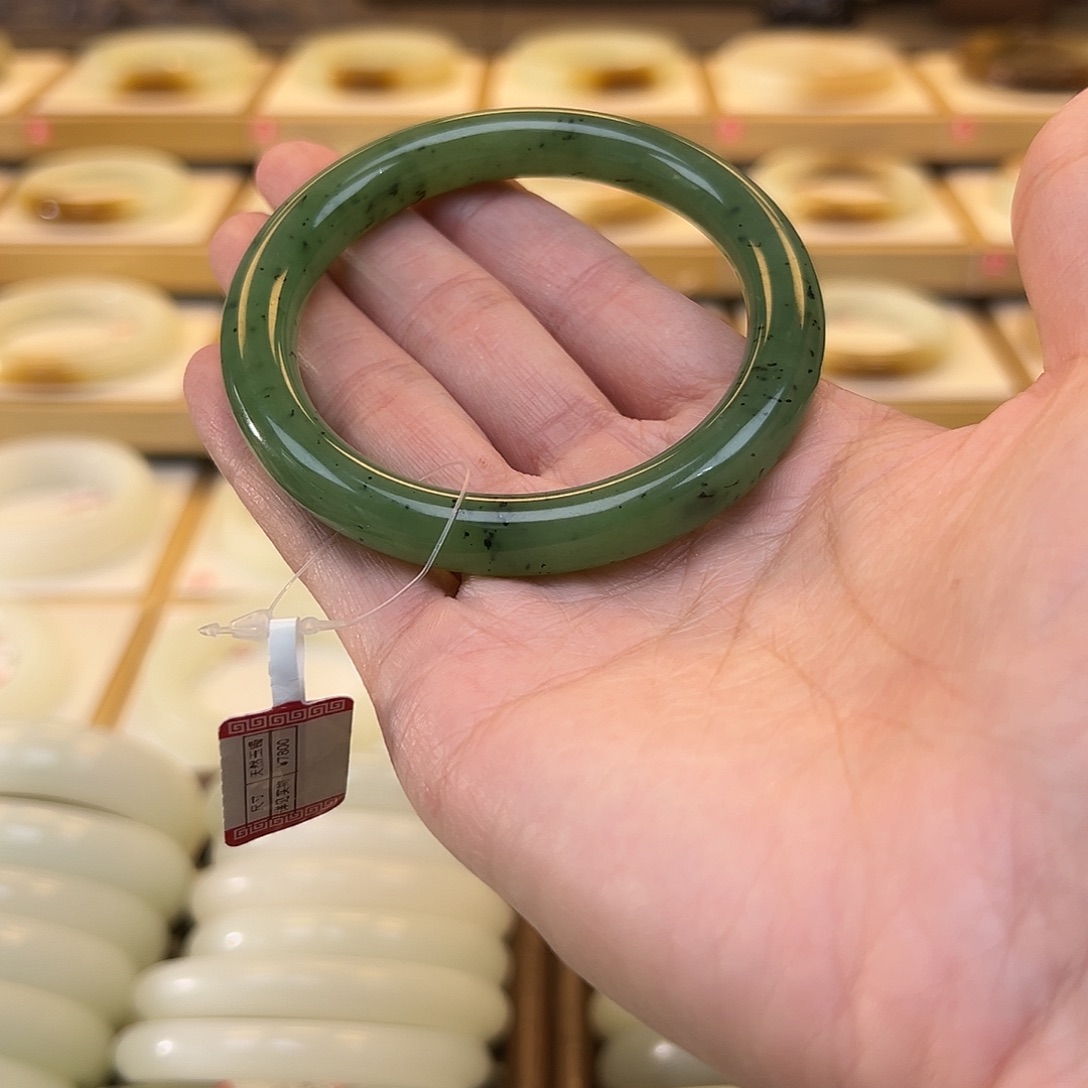 和田玉未镶嵌手镯9