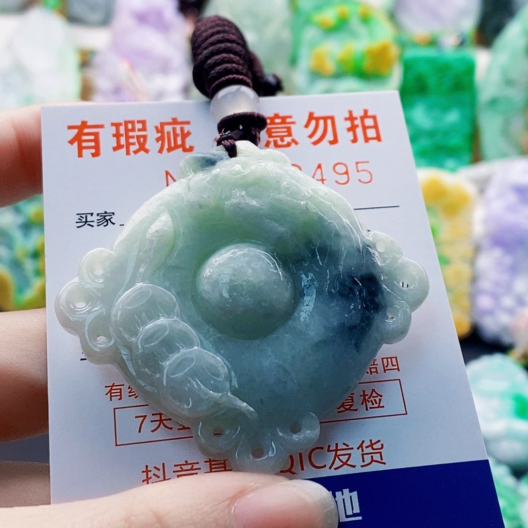 吊坠(不含链)未镶嵌翡翠