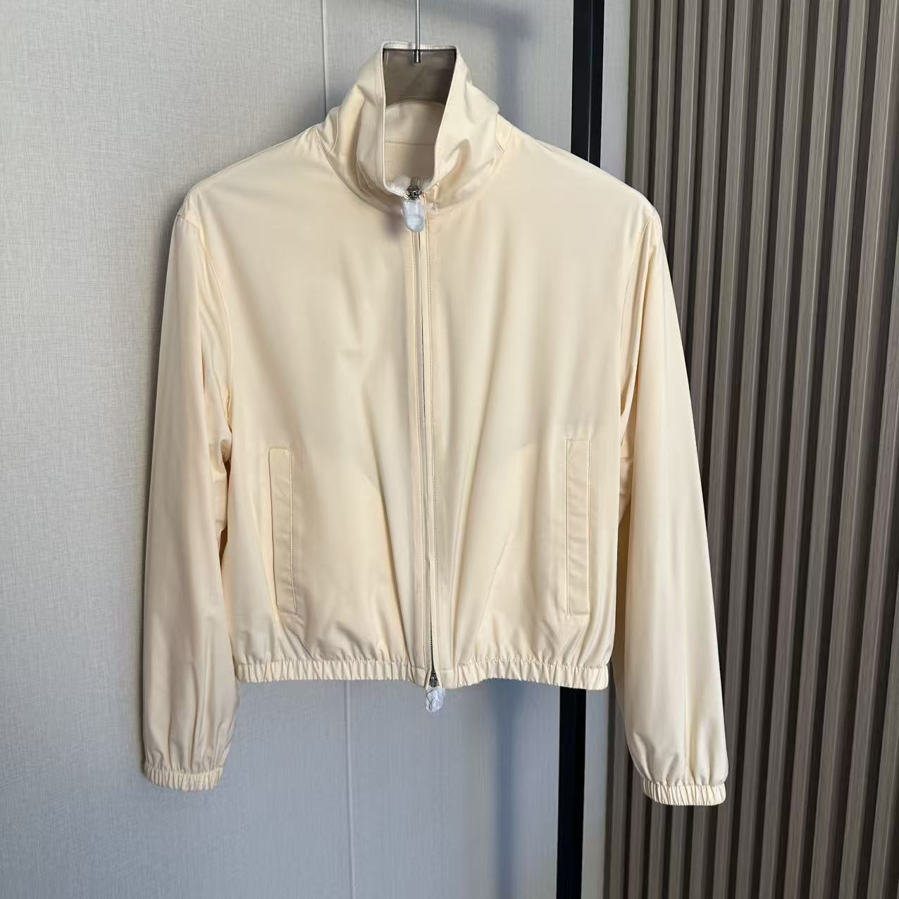 wu奶黄色立领拉链夹克长袖外套