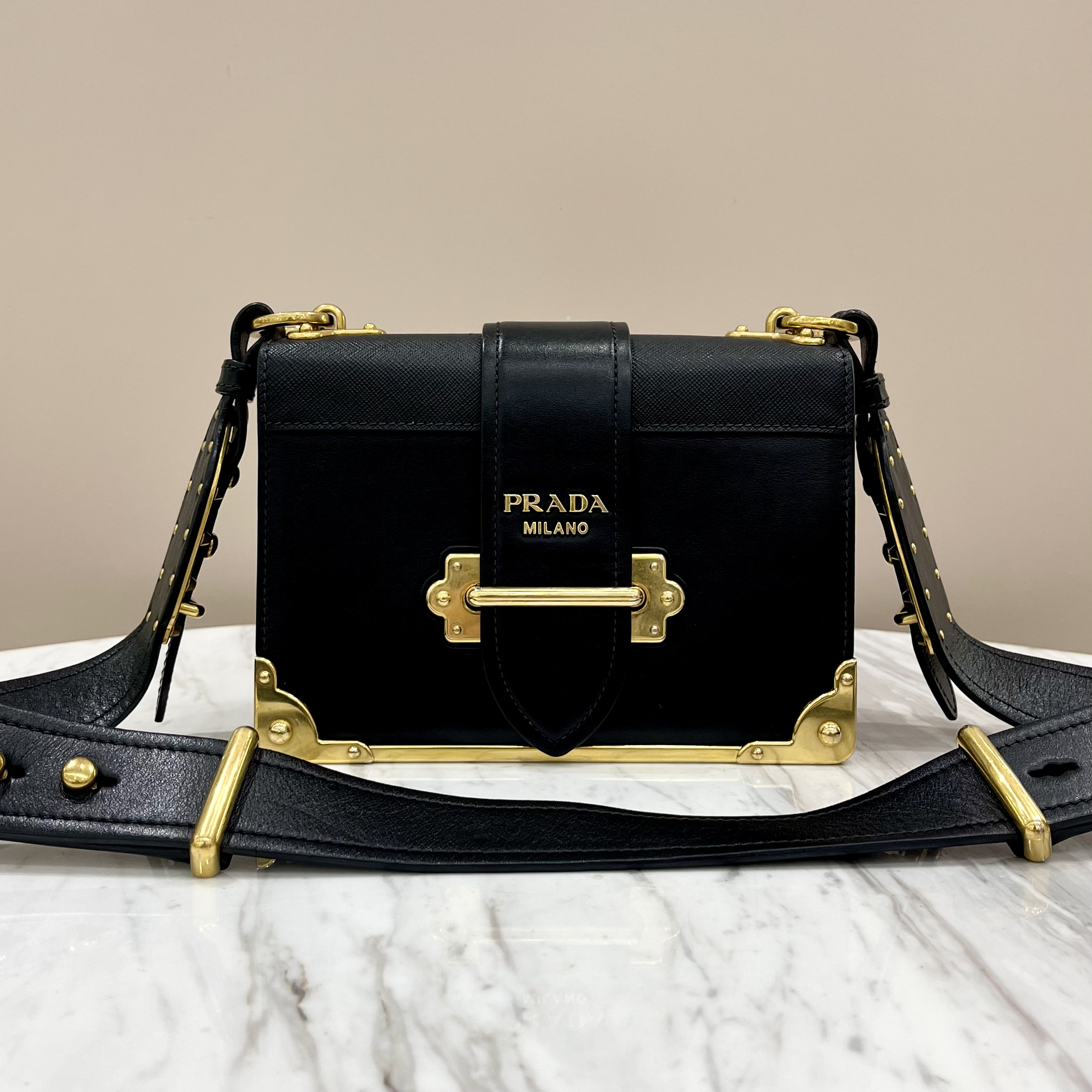 95新 Prada/普拉达 普拉达黑金宫廷链条包 97新 尺寸约19*13