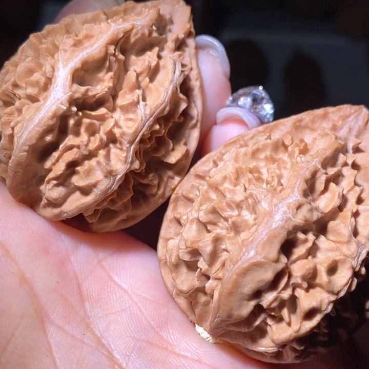 文玩核桃把件东北野生楸子小美89