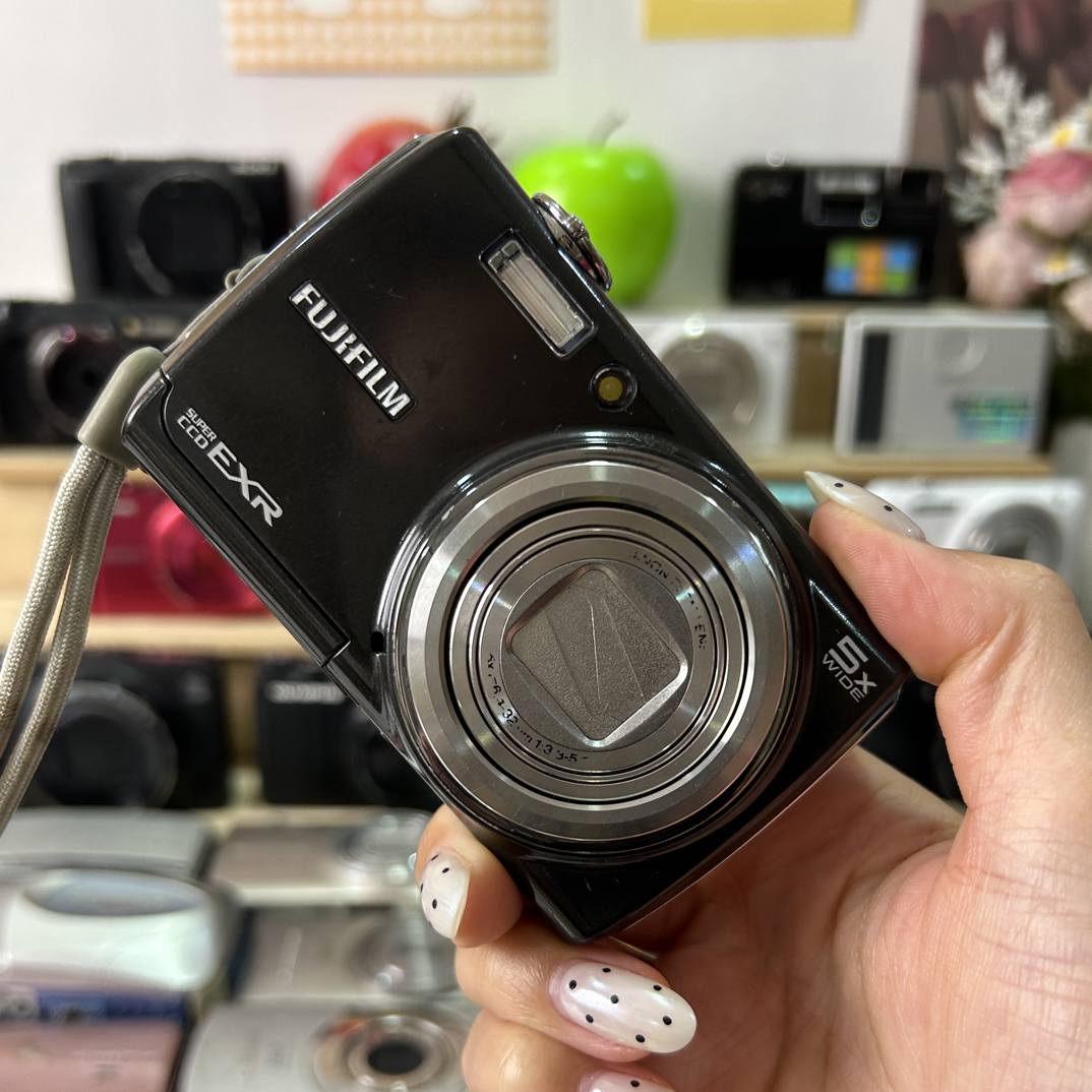 9新 Fujifilm/富士 富士F200exr  拍人拍景复古胶片感 人白景浓