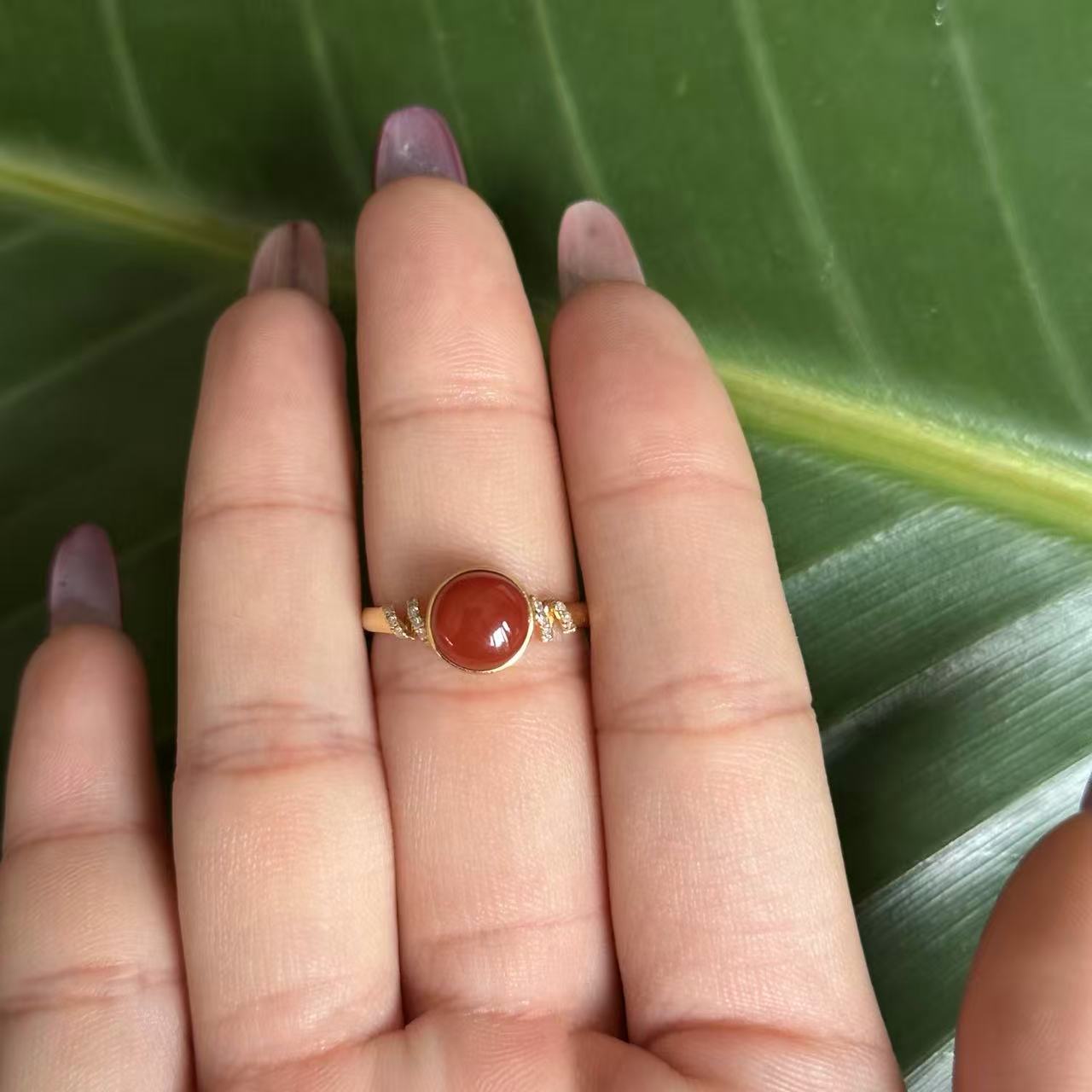 川料原矿南红18k金镶嵌圆形戒指