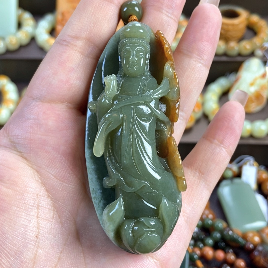 壮***爹颈饰未镶嵌透闪石质玉