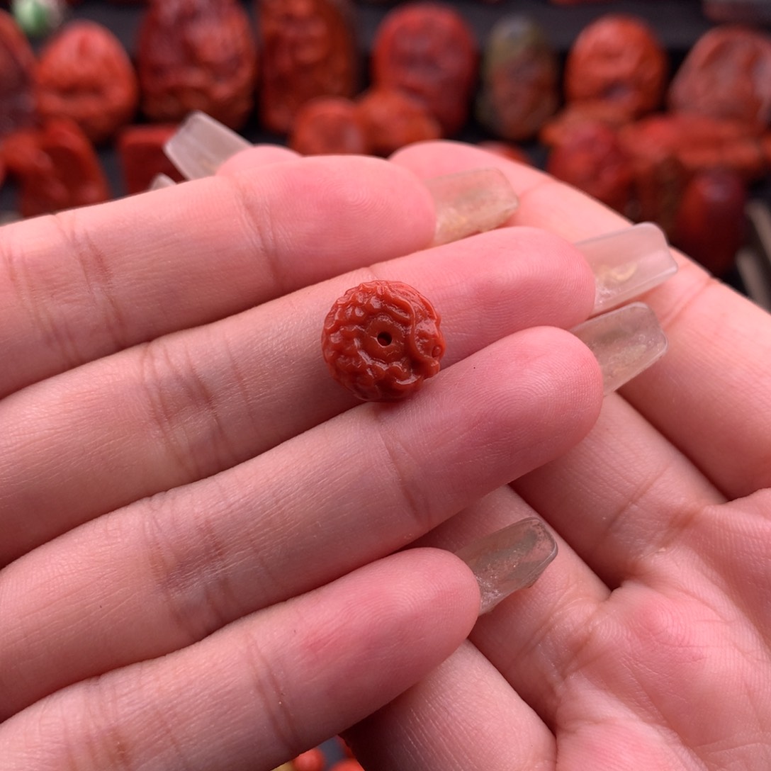 南红玛瑙南红川料原矿龙扣12.2mm未镶嵌