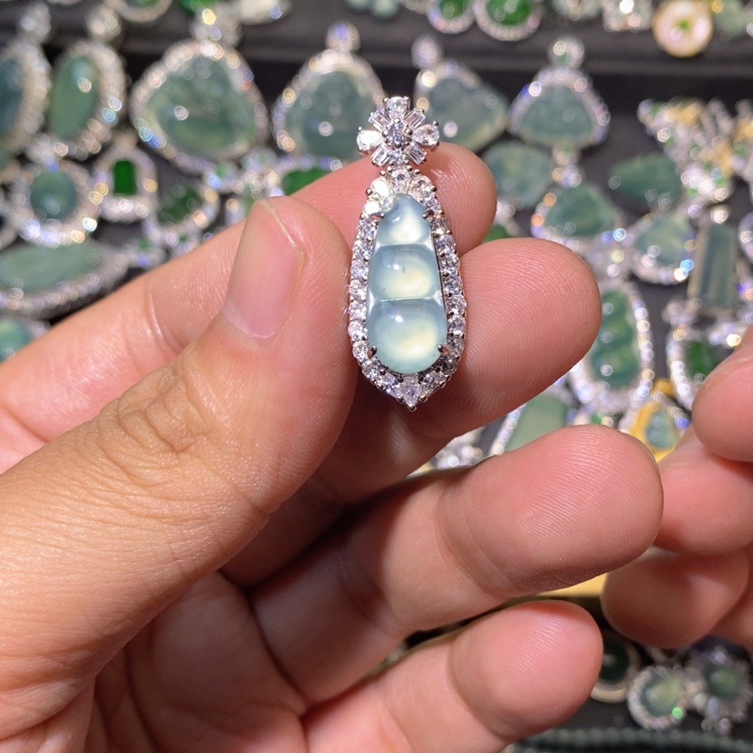 翡翠未镶嵌颈饰天然