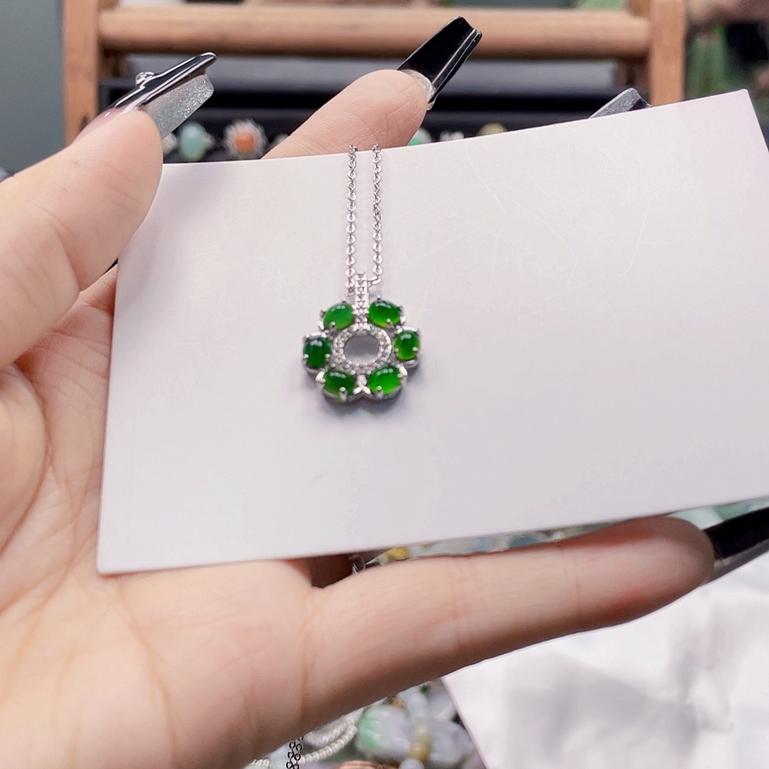 翡翠未镶嵌颈饰天然翡翠Ａ货