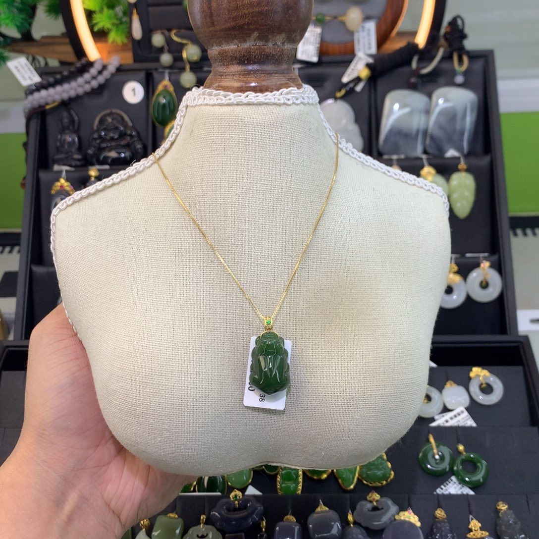 和田玉18K金镶嵌吊坠(赠链)