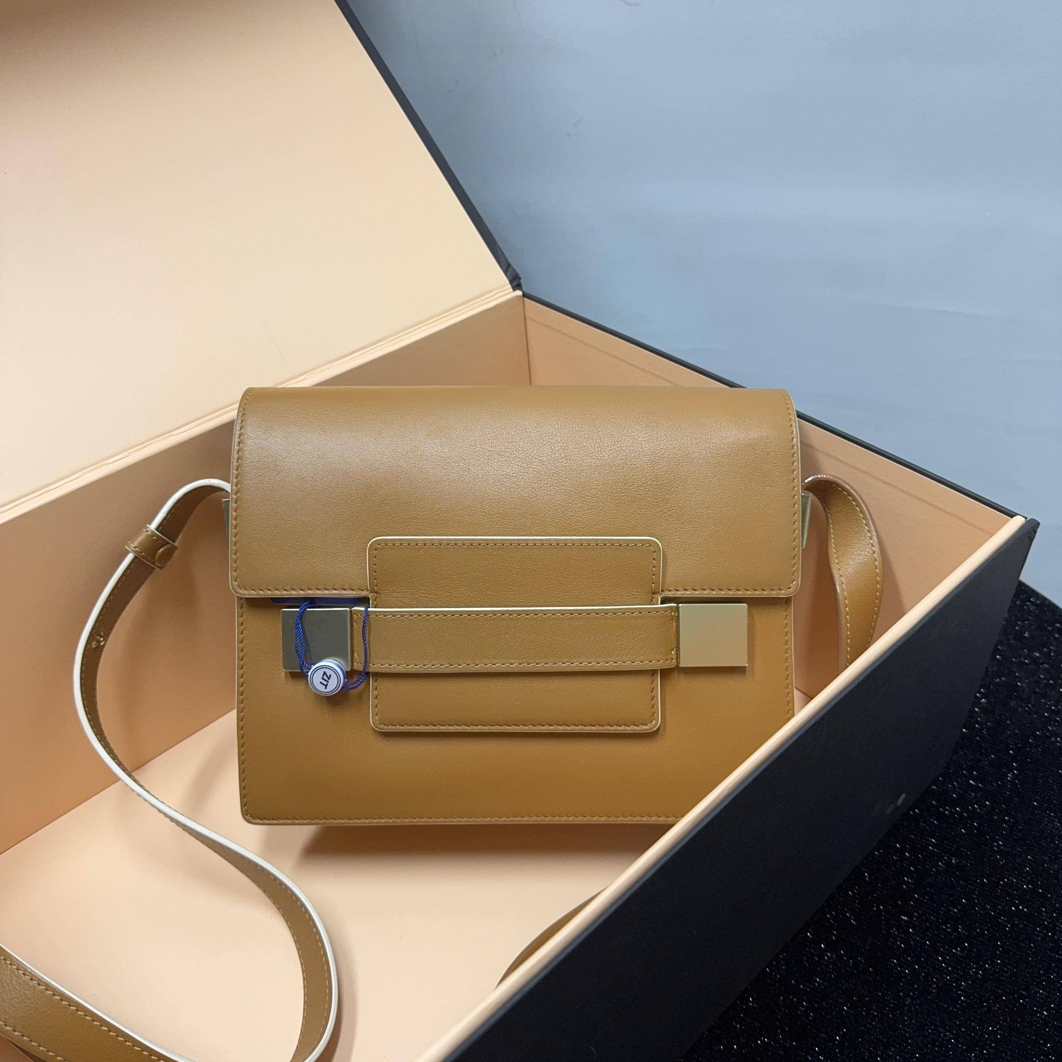 胖虎熙少/德尔沃/95新/公价0/箱包/两用包/31B2504180199