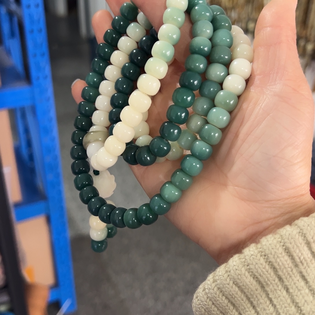 白玉菩提吊坠8×10