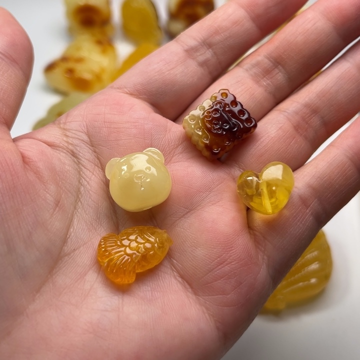 琥珀颈饰未镶嵌莲*琥珀蜜蜡