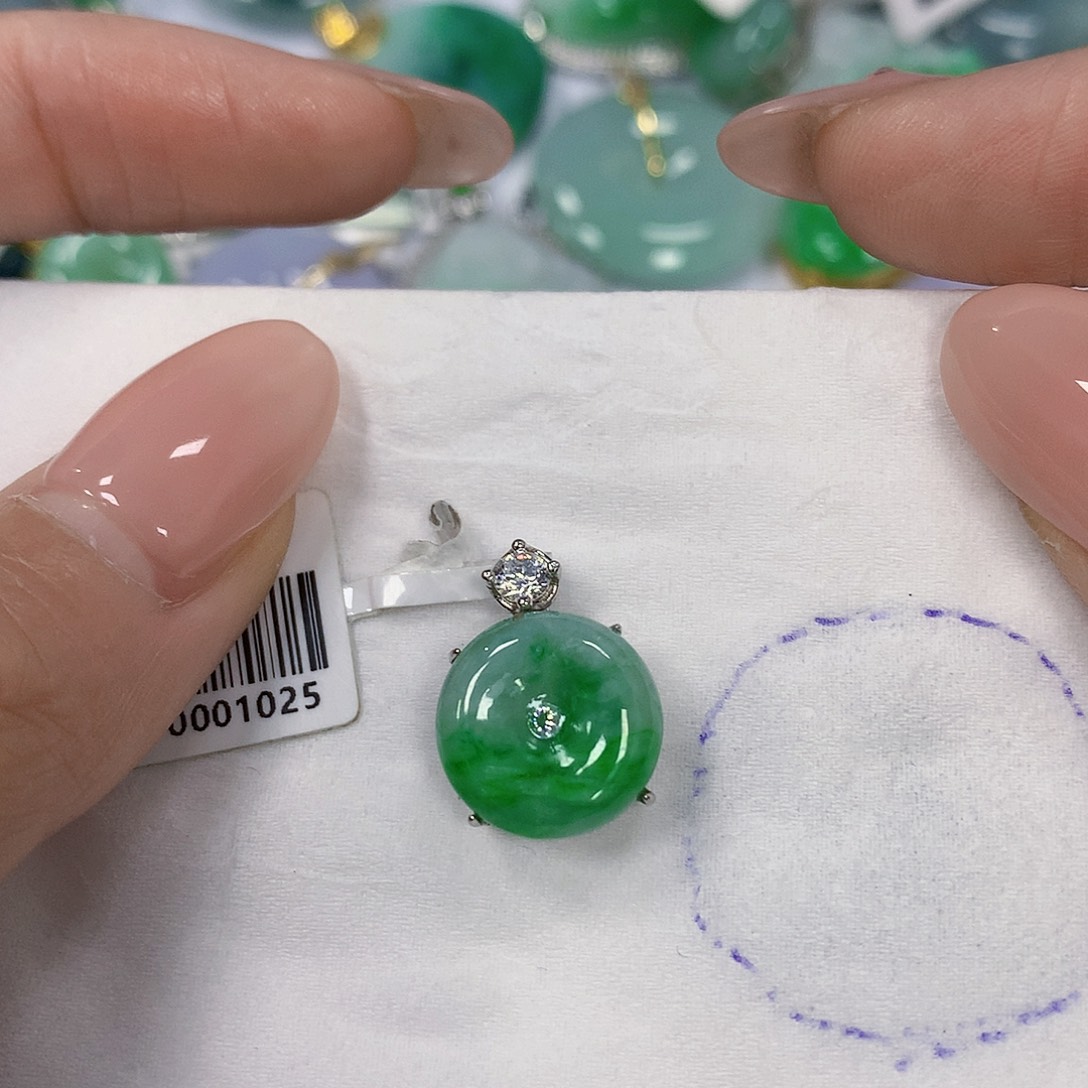 翡翠银S925镶嵌颈饰天然翡翠a货 百元以上9米证书费自理