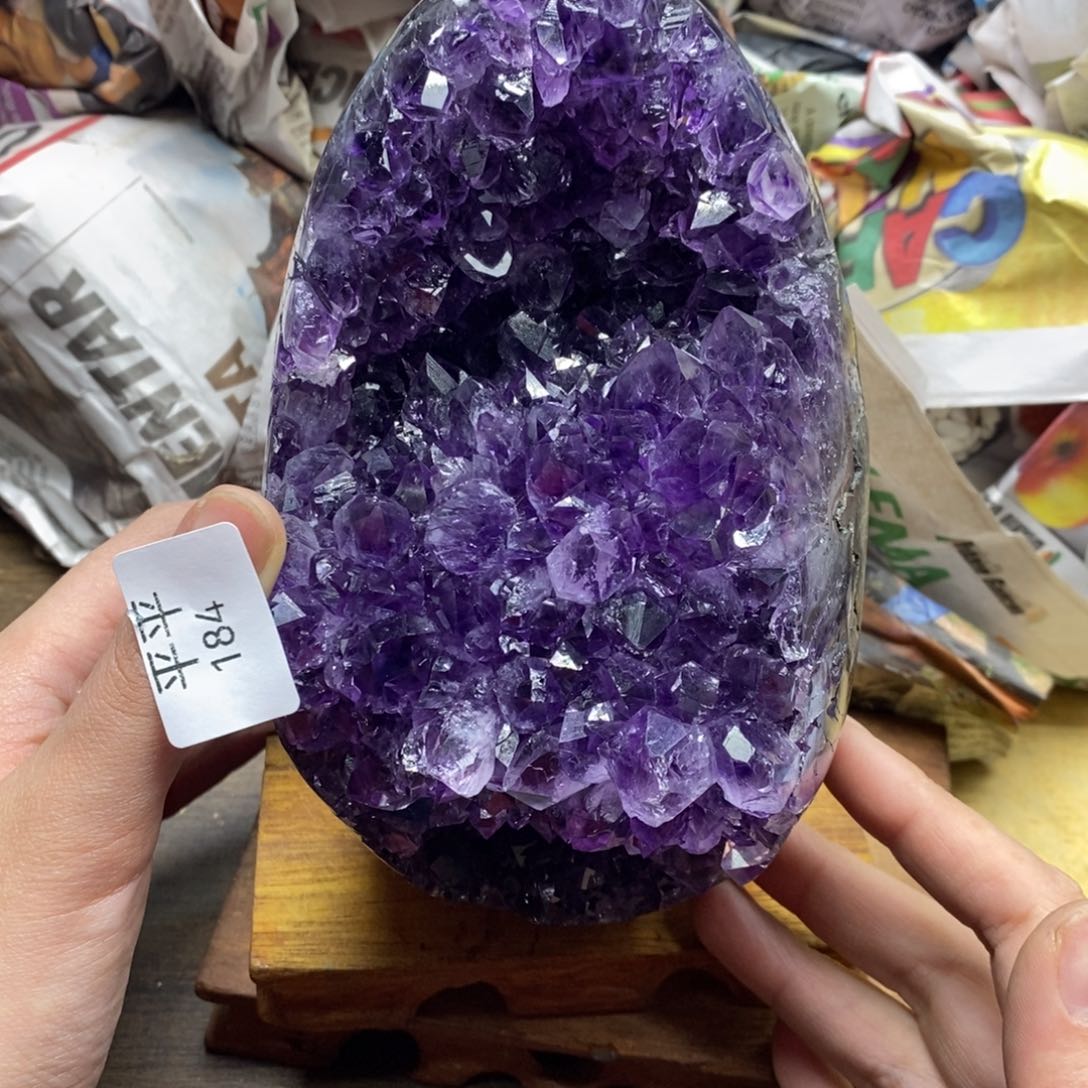 紫晶乌拉圭未镶嵌