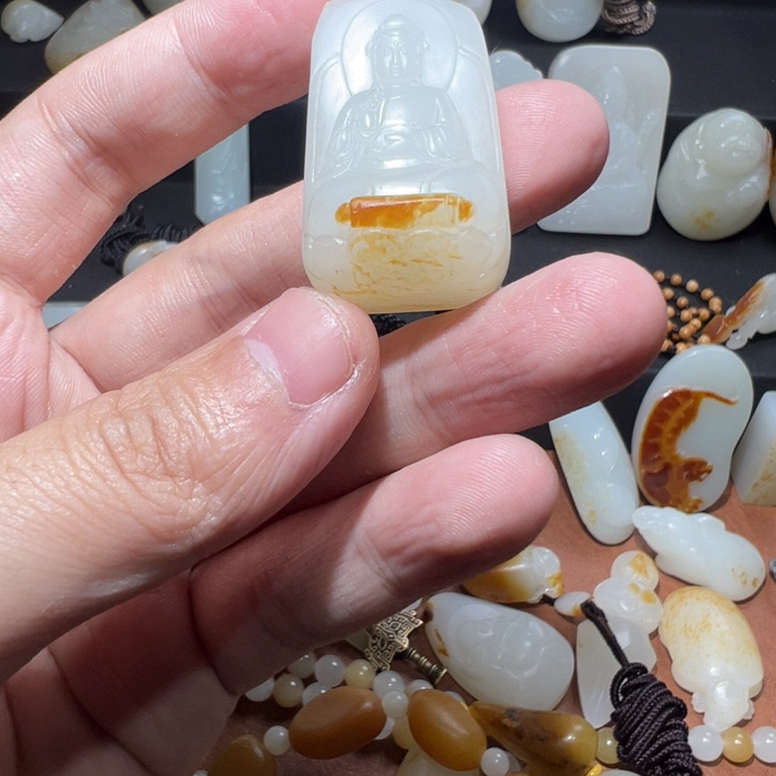 二***马和田玉未镶嵌颈饰