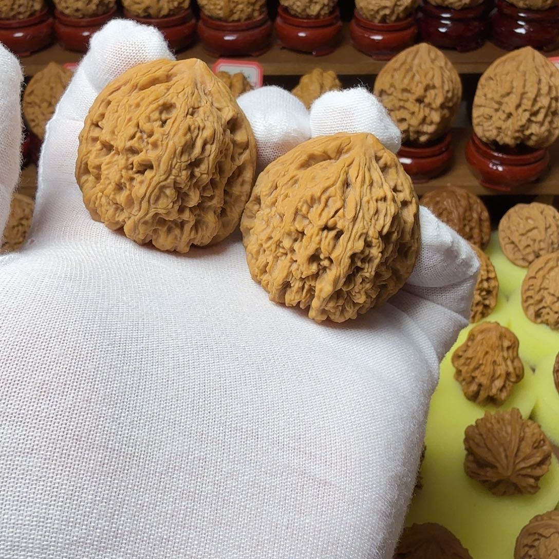 文玩核桃吊坠练手对全品南疆石