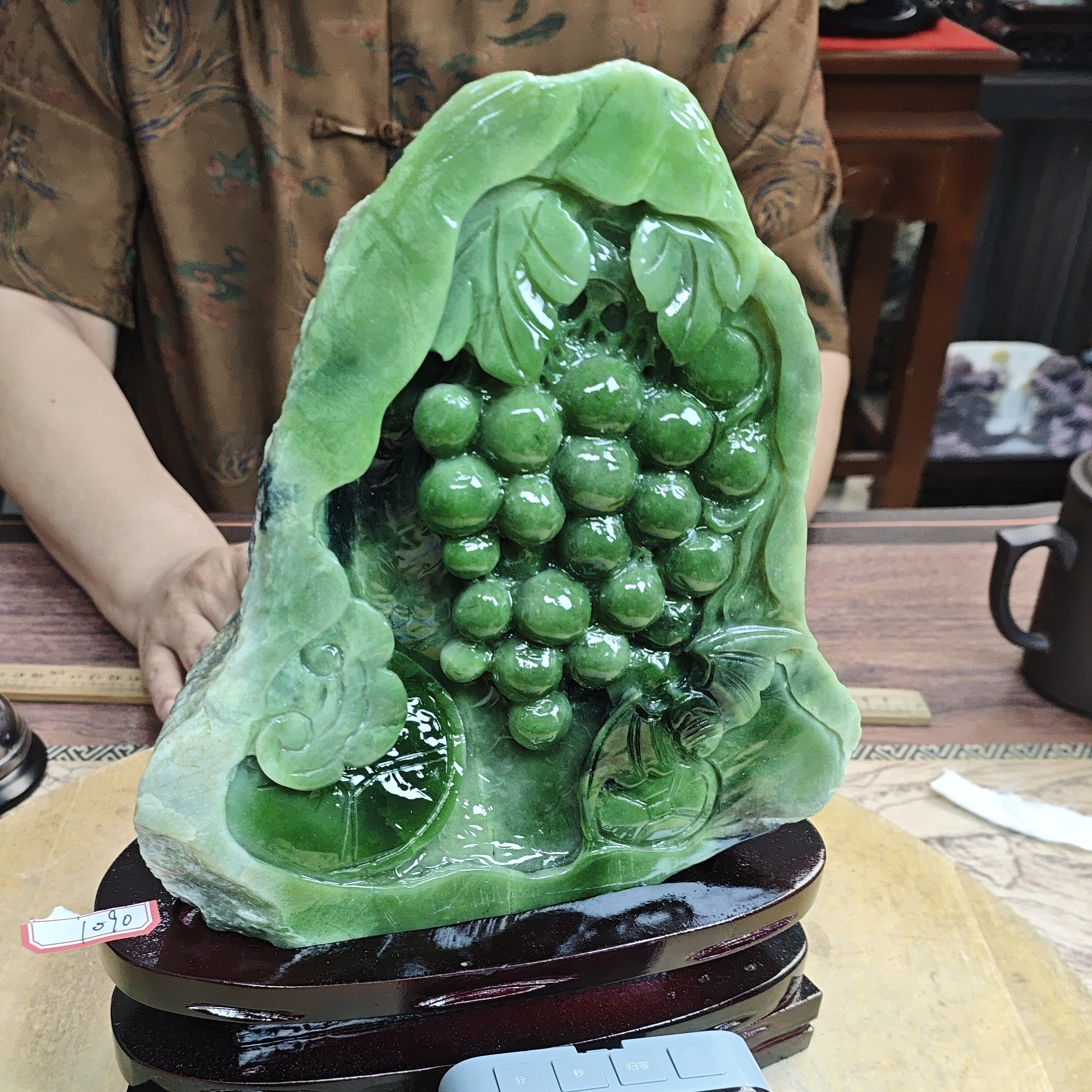 玉岫岩料手工雕刻居家装饰高端摆件一物一图1090