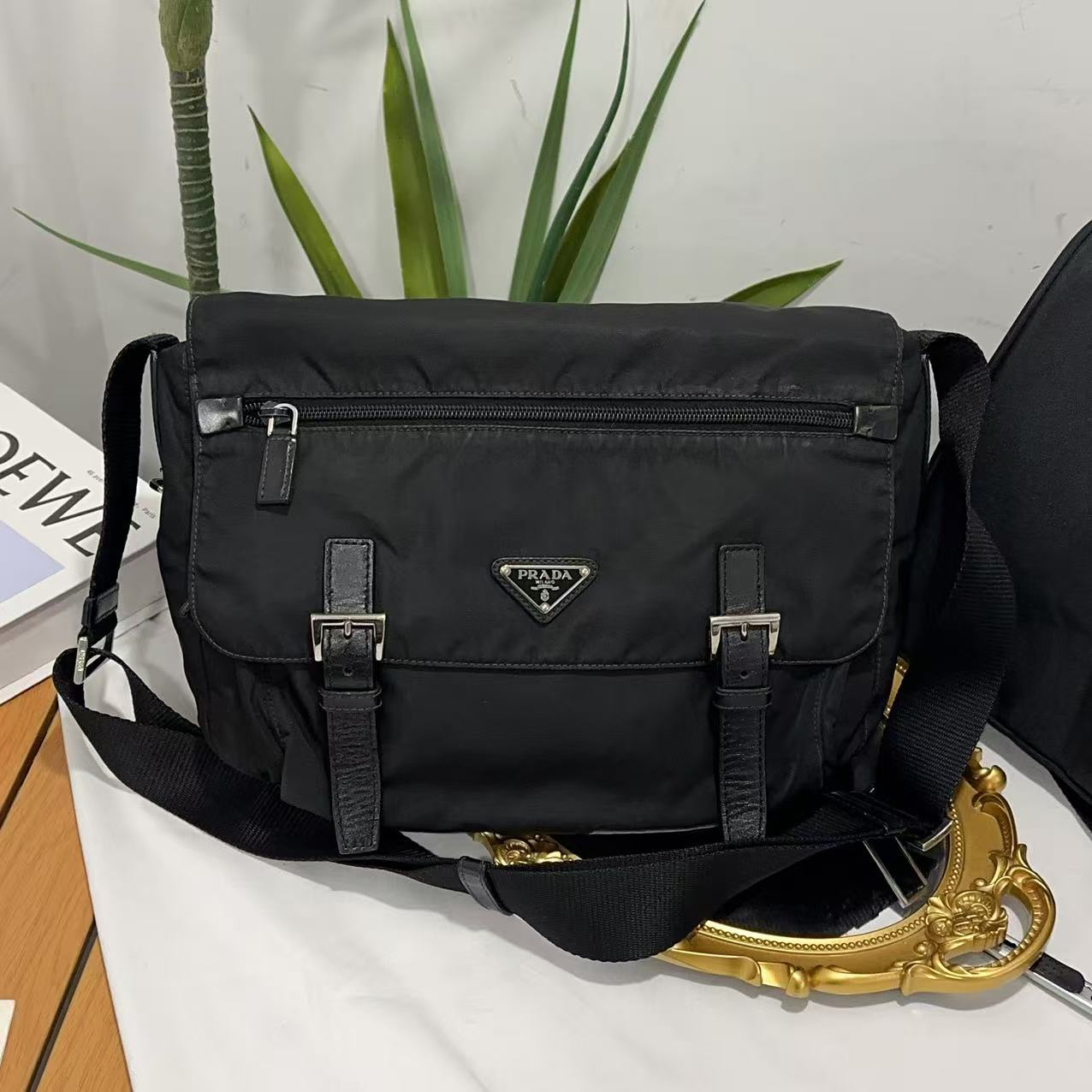 95新 Prada/普拉达 普拉达斜挎降落伞布邮差包/cc