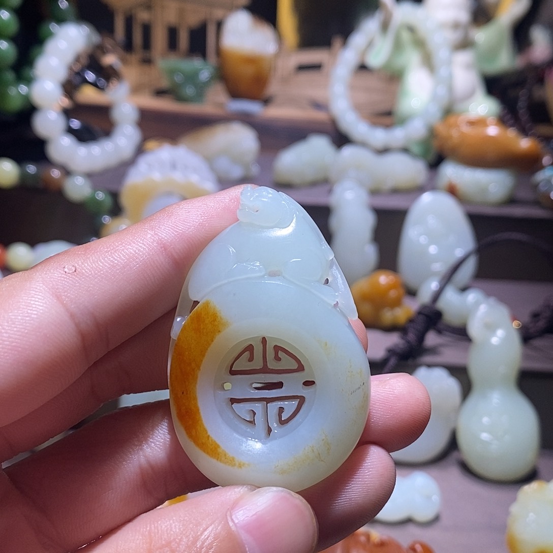 西***天和田玉未镶嵌车挂