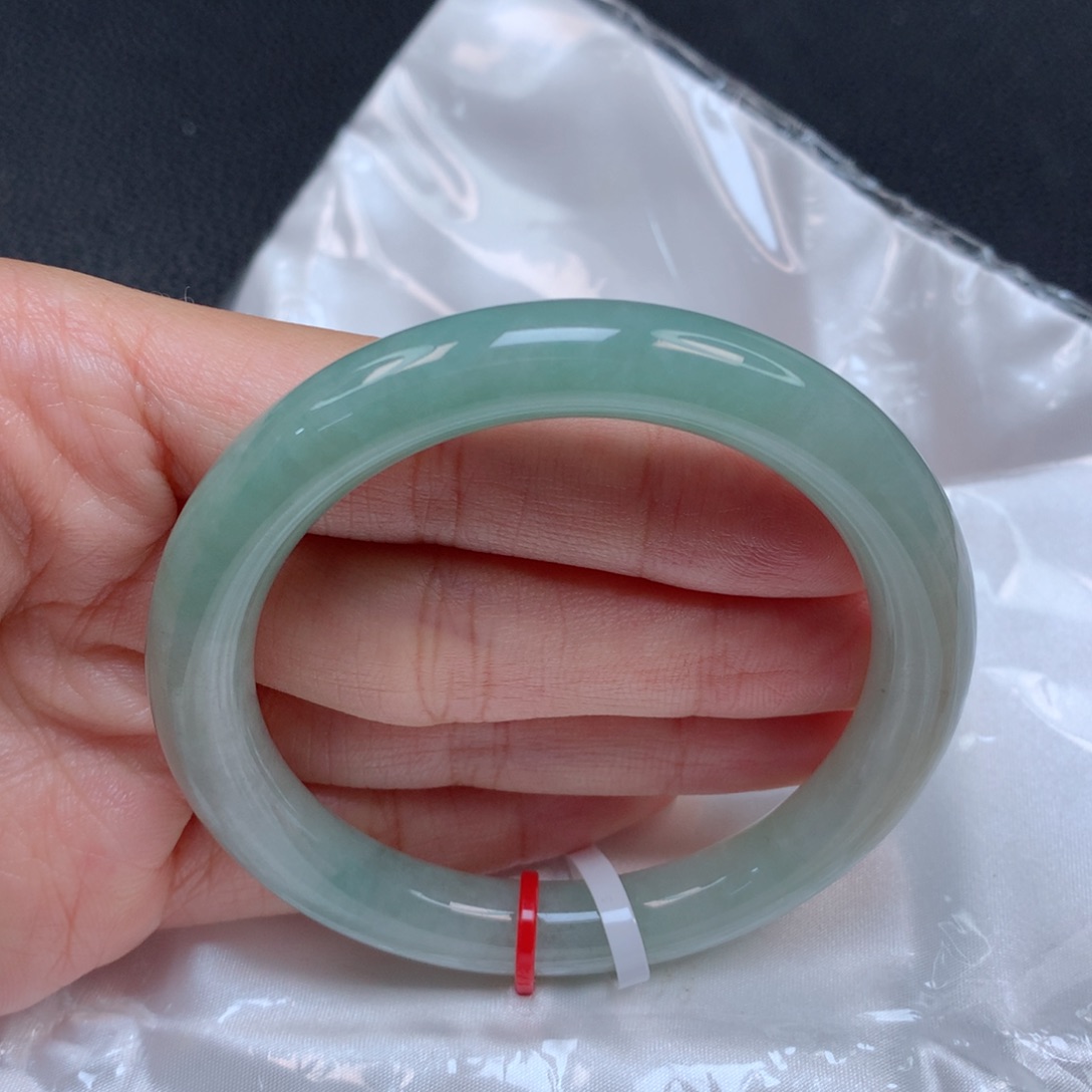 翡翠手镯未镶嵌天然