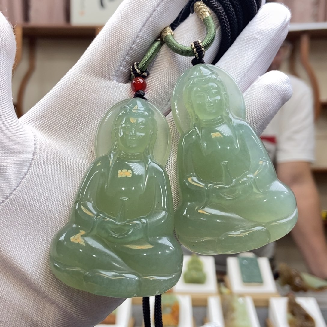 蛇纹石玉未镶嵌吊坠（多样性发一件