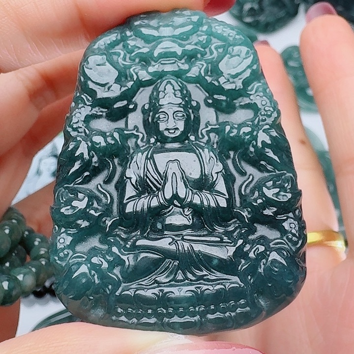 颈饰未镶嵌翡翠天然的A货翡翠多样性发其一