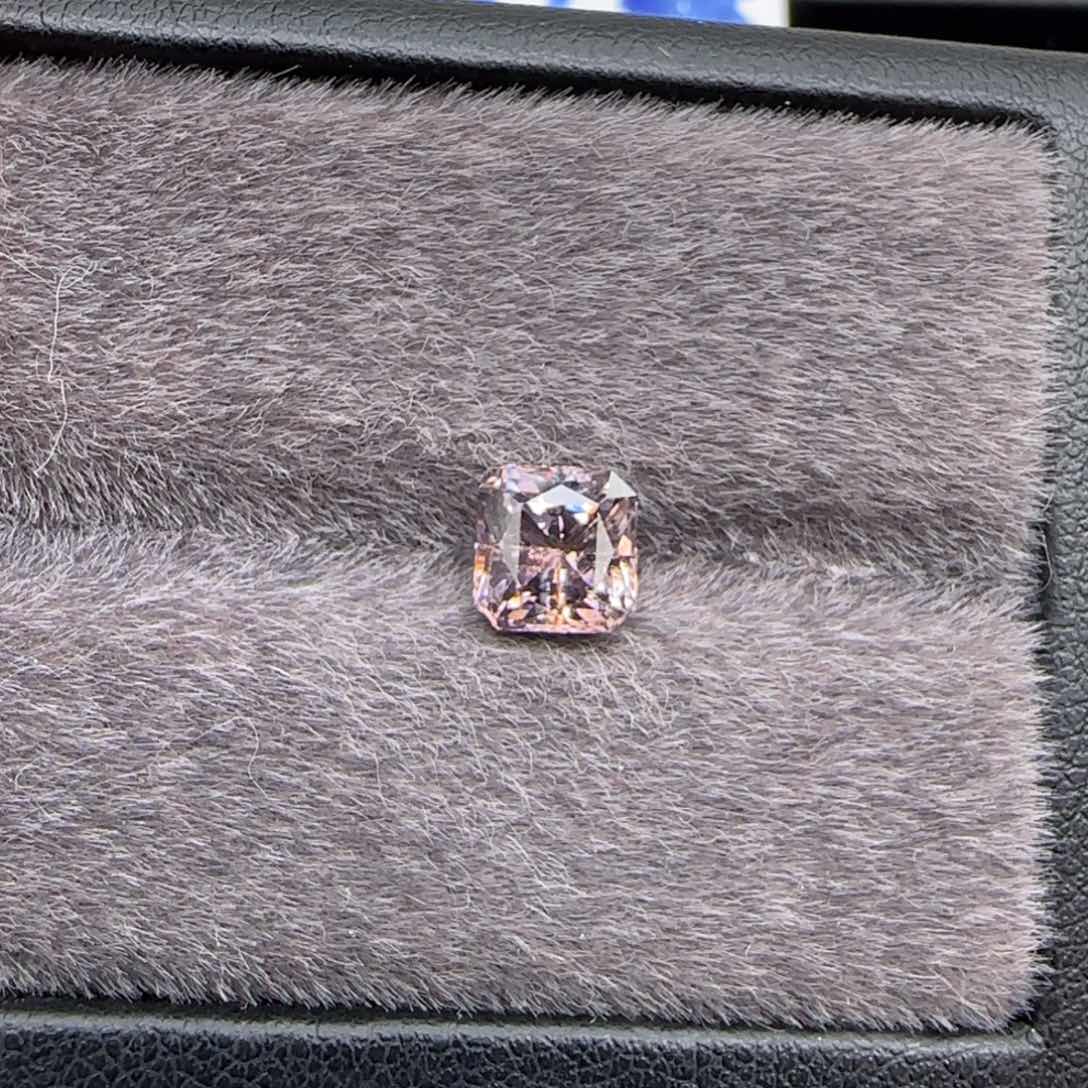 尖晶石裸石未镶嵌紫中撒金1.72ct