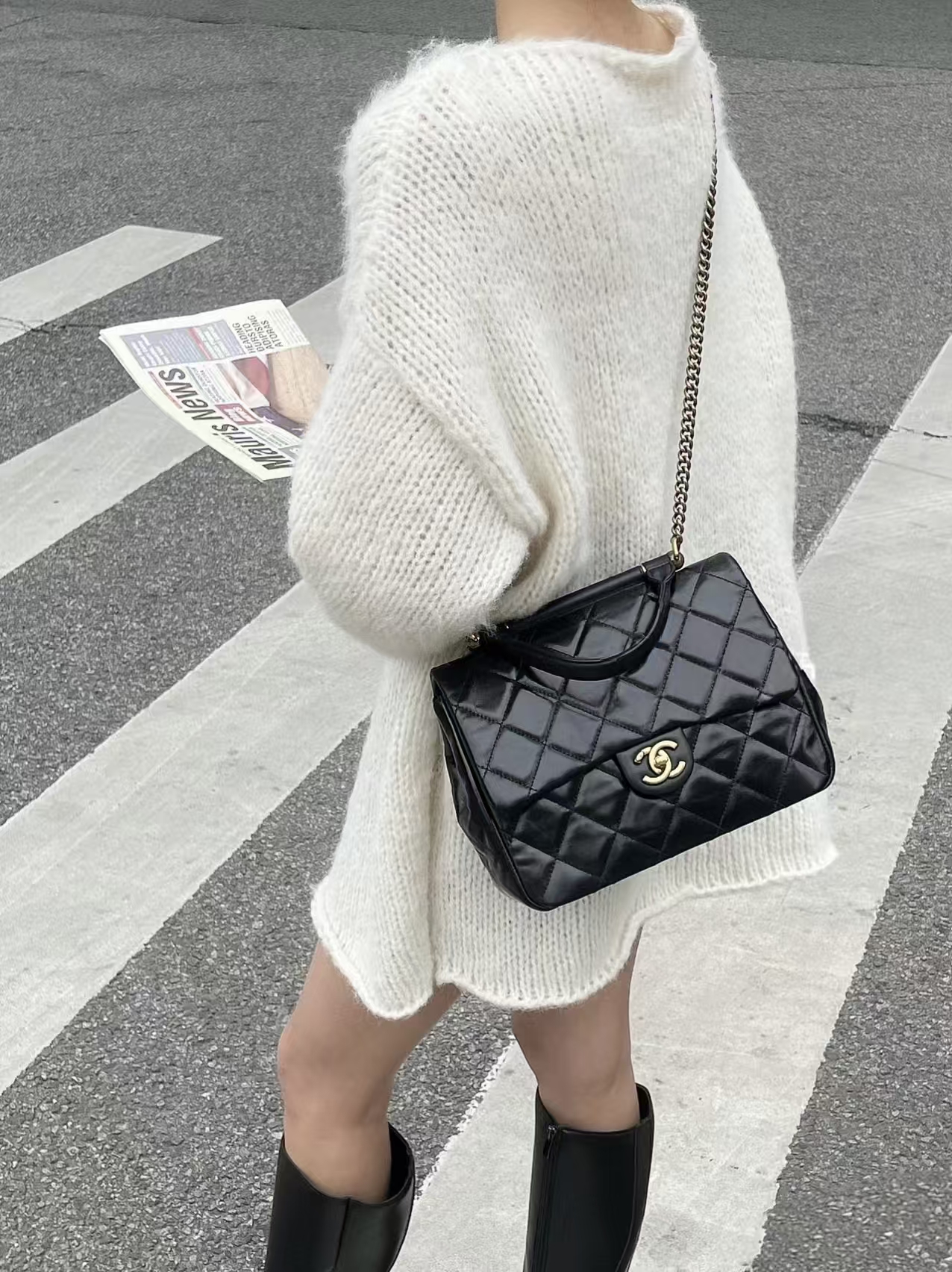 95新 Chanel/香奈儿 黑金油蜡孟买手提单肩斜挎邮差包 长25 23开