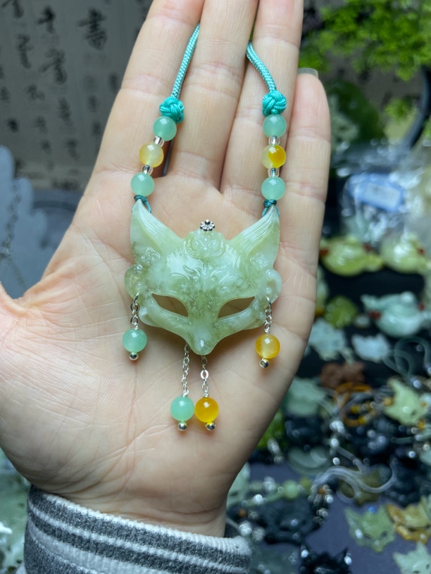 岫玉挂件天然玉石吊坠小狐狸面具玉挂件玉吊坠