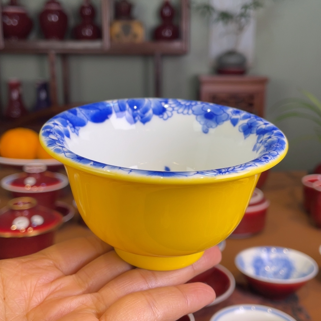 清欢雅玩原矿帝王黄内绘蝶恋花压手杯