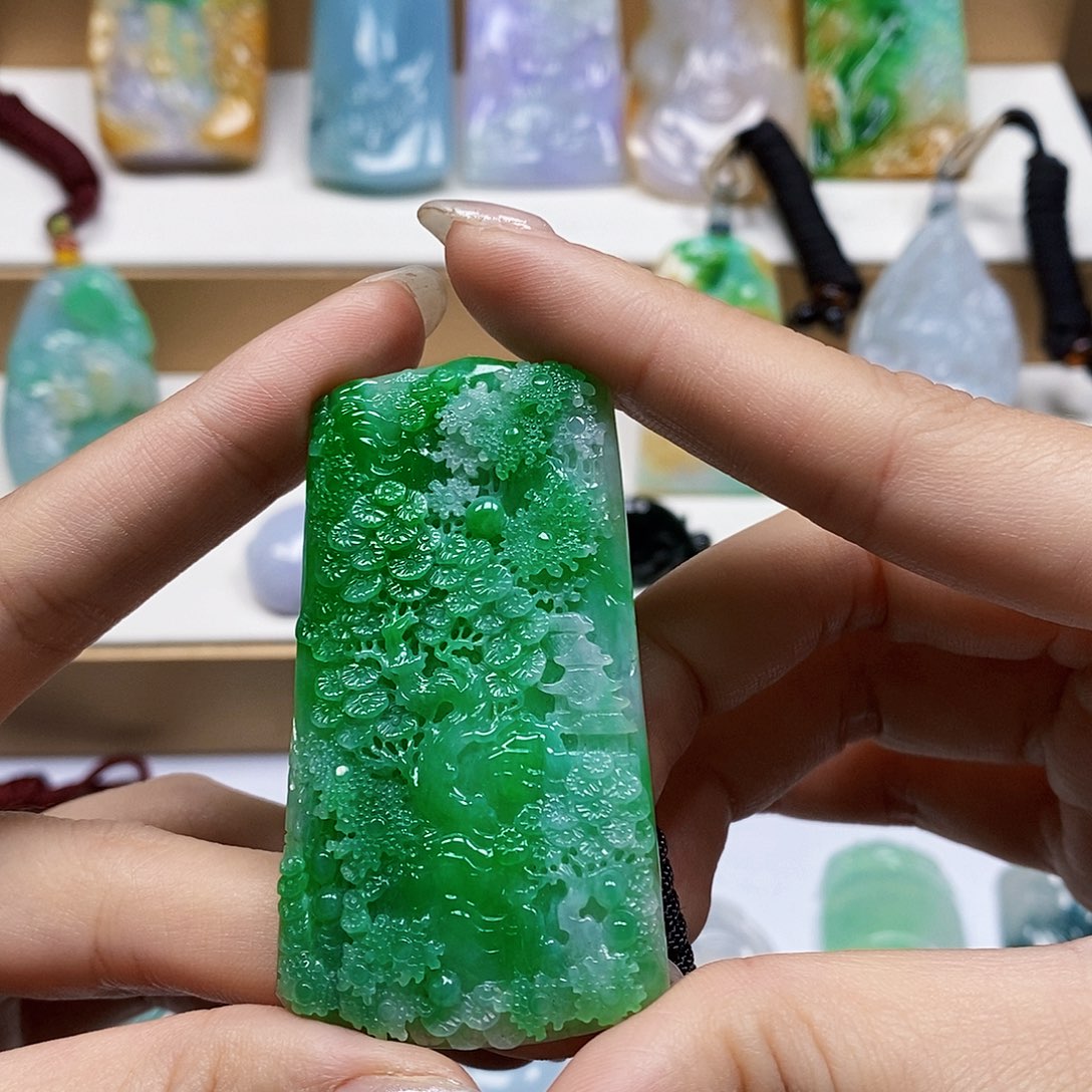 颈饰未镶嵌翡翠张*伟