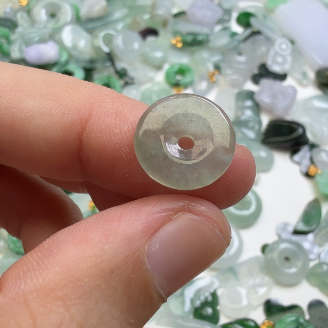 夜***尘翡翠未镶嵌颈饰60