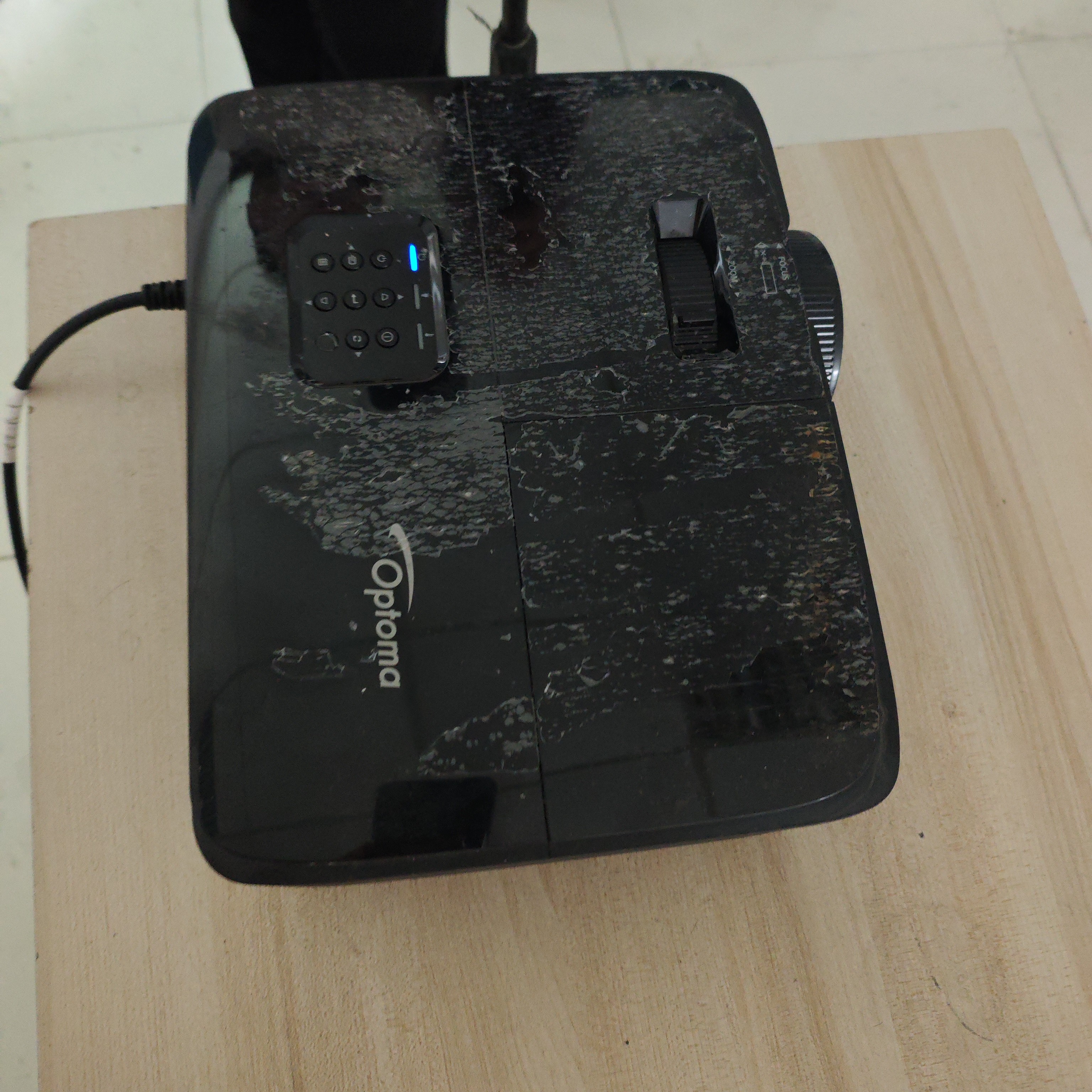 高清长焦投影仪运费到付