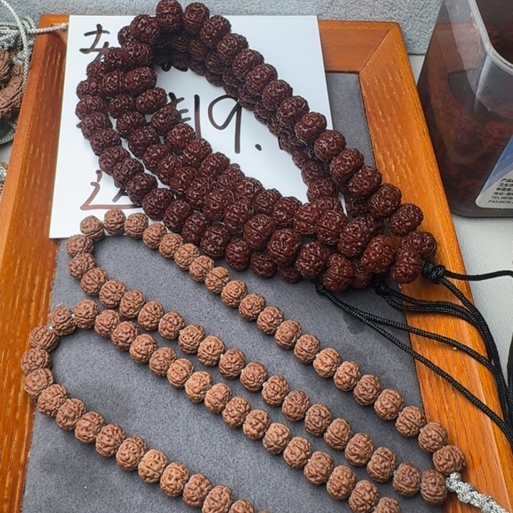 金刚菩提吊坠老树王手持