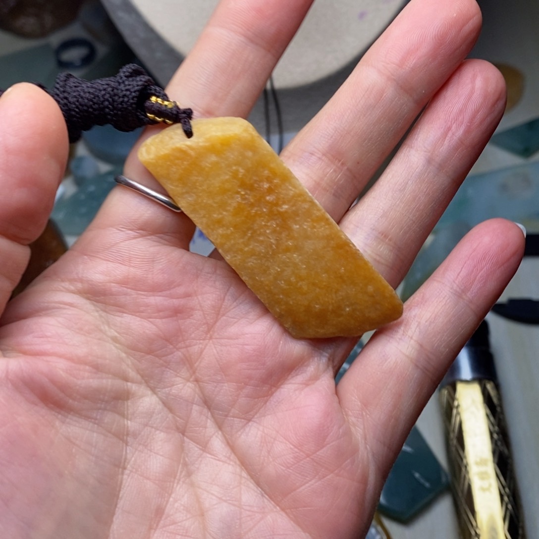 翡翠颈饰未镶嵌天然