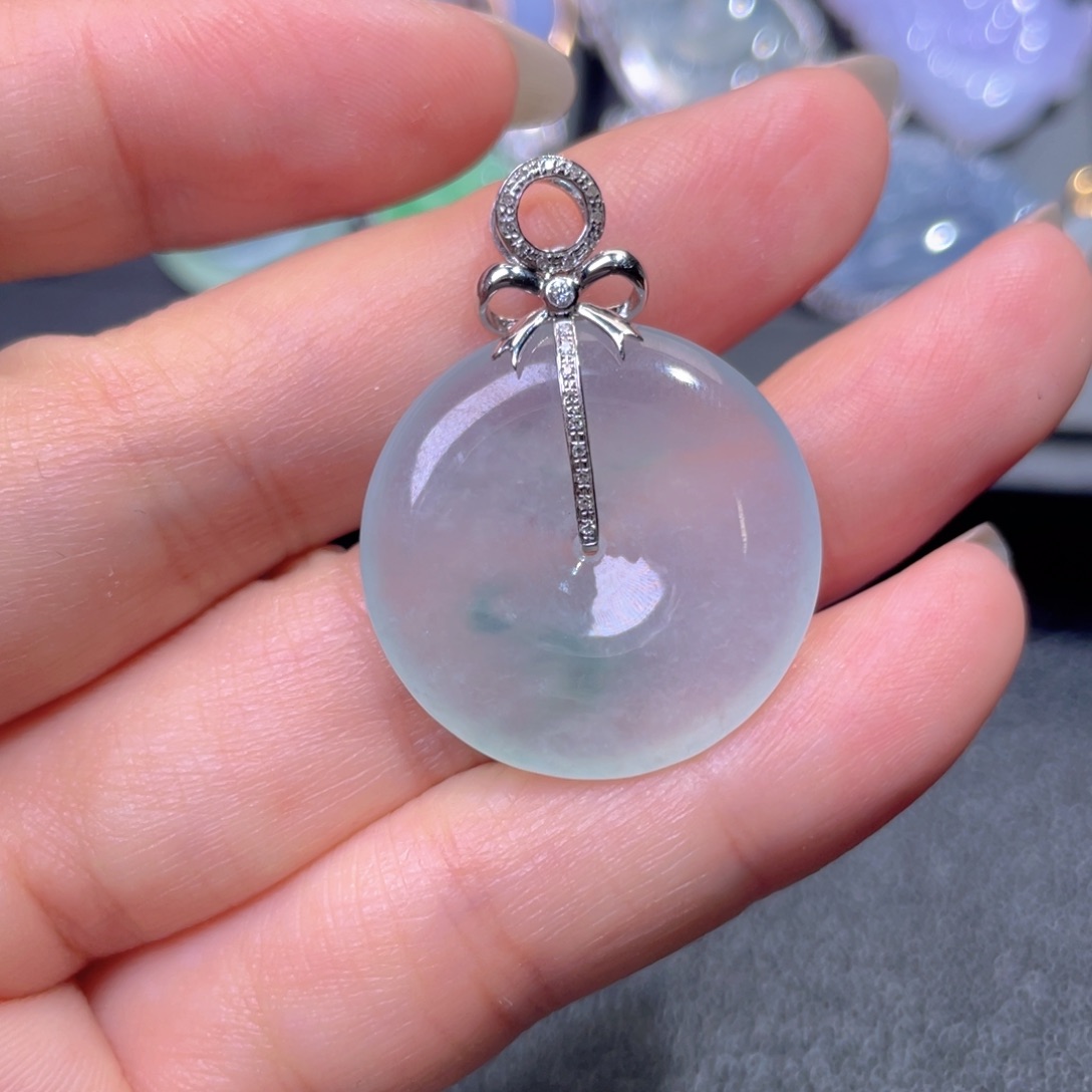 颈饰18K金镶嵌翡翠翡翠