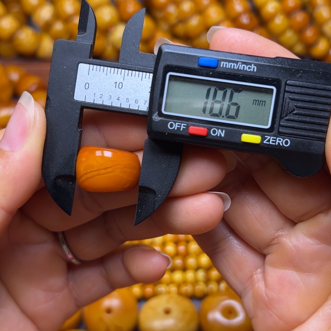 蜜蜡未镶嵌吊坠(不含链)