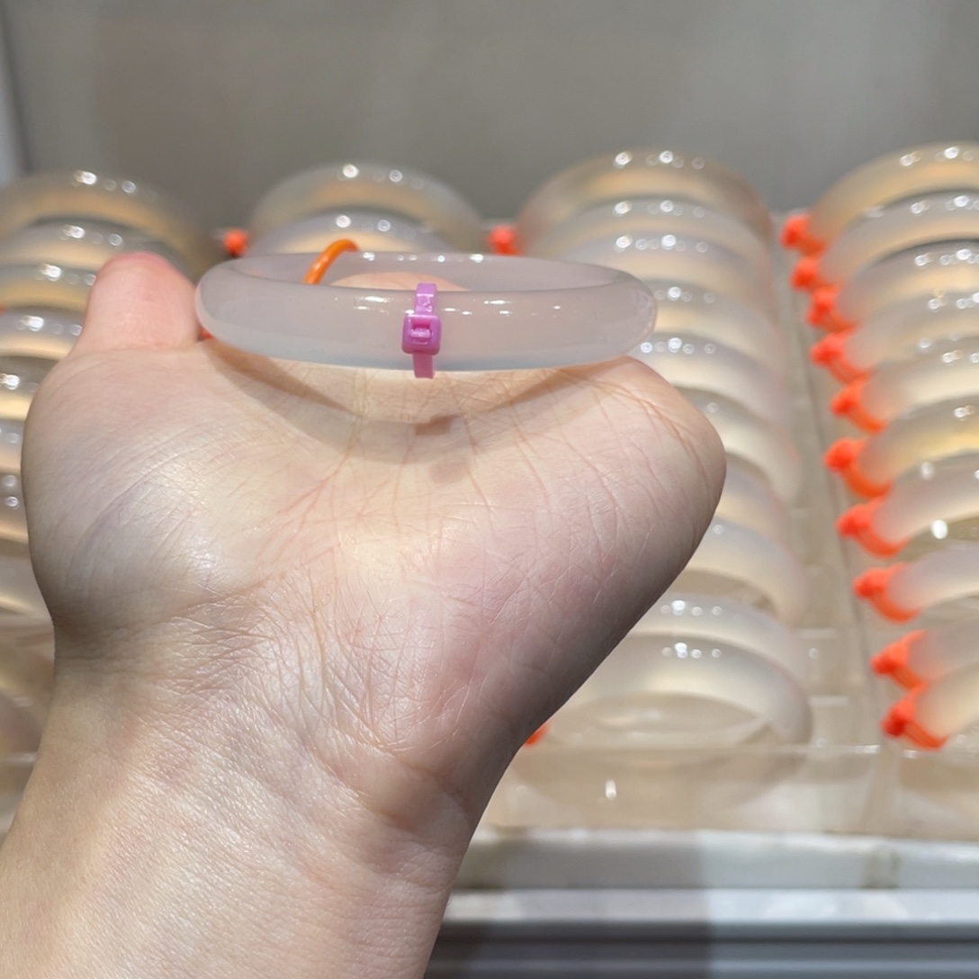 壹***子玛瑙/玉髓未镶嵌手镯@定向荔枝冻@【54】