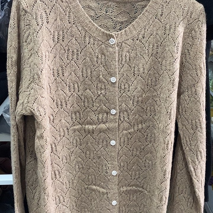 100%美丽诺羊毛凤尾花开衫颜色随机