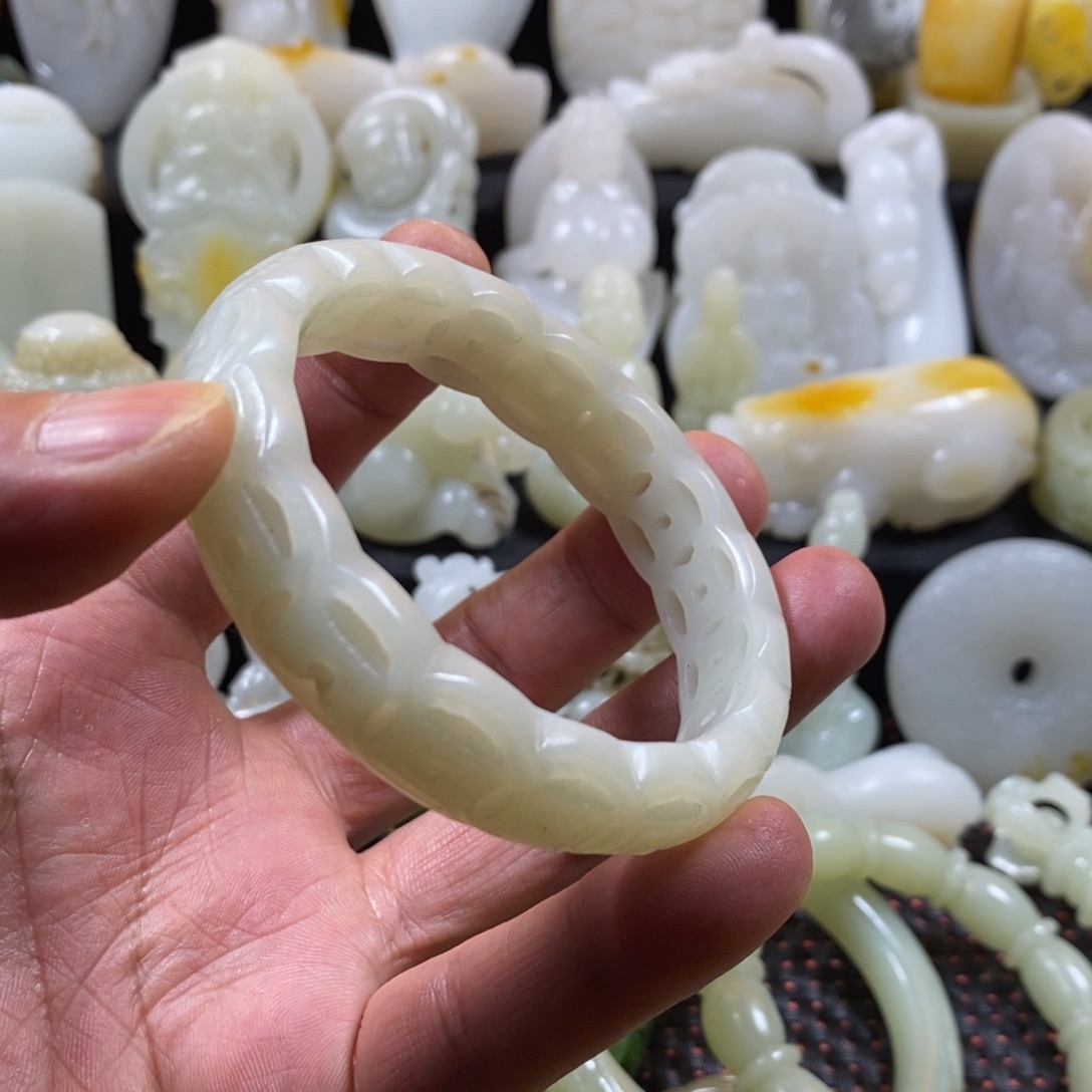 和田玉颈饰未镶嵌