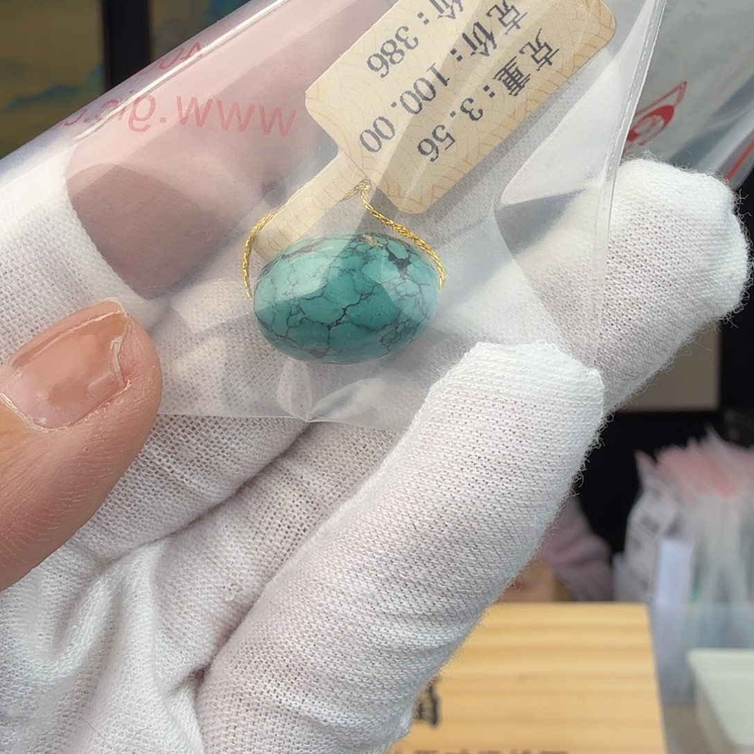 ****猪绿松石未镶嵌珠宝奇石