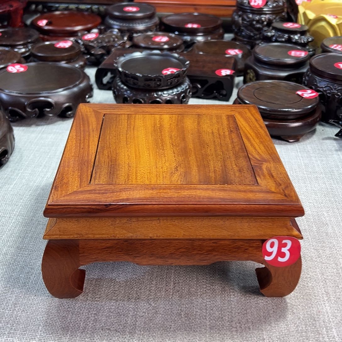 红木底座精雕工艺品