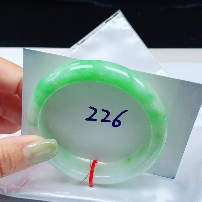 【闪购商品】翡翠未镶嵌手镯 正圈55+