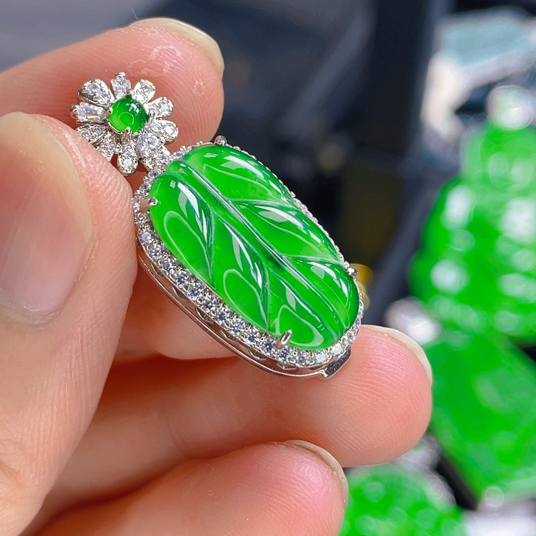 翡翠未镶嵌吊坠(不含链)